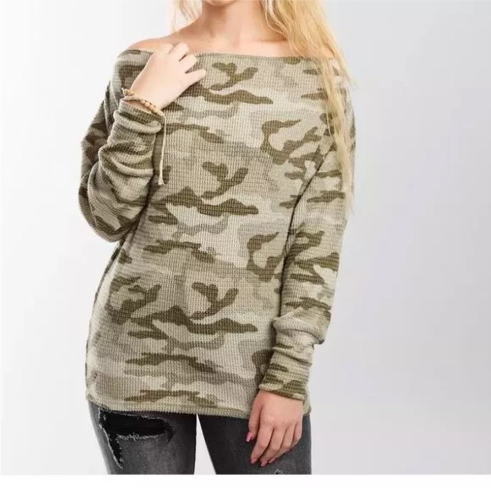 BKE camo ladies blouse medium